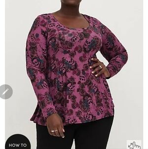 🆕️☠️SKULL / ROSES FIT AND FLARE TOP☠️